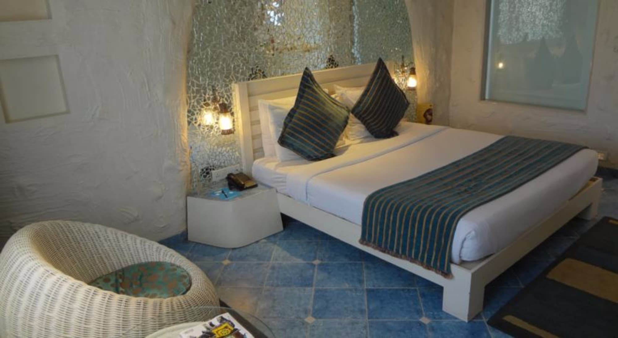 Hotel Bawa Suites, Khar