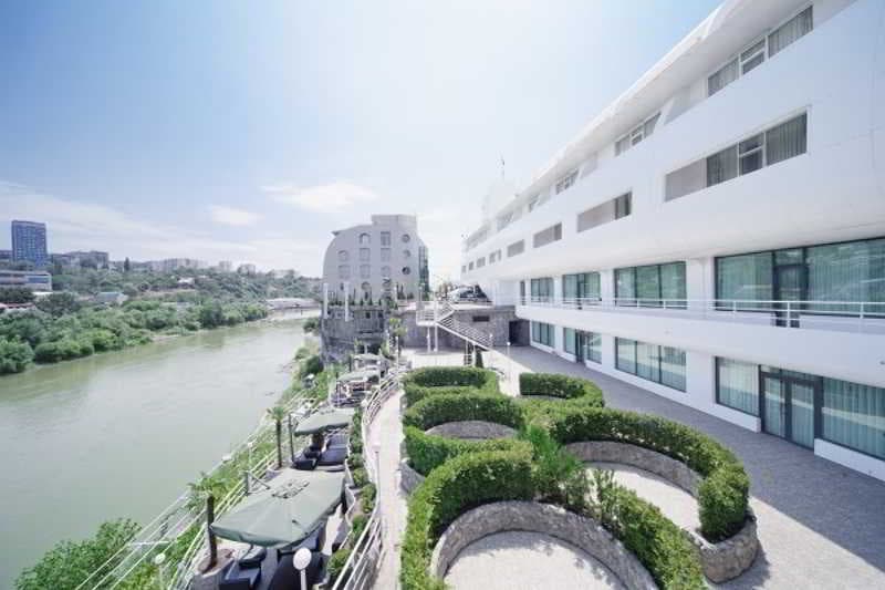 Cruise Hotel
