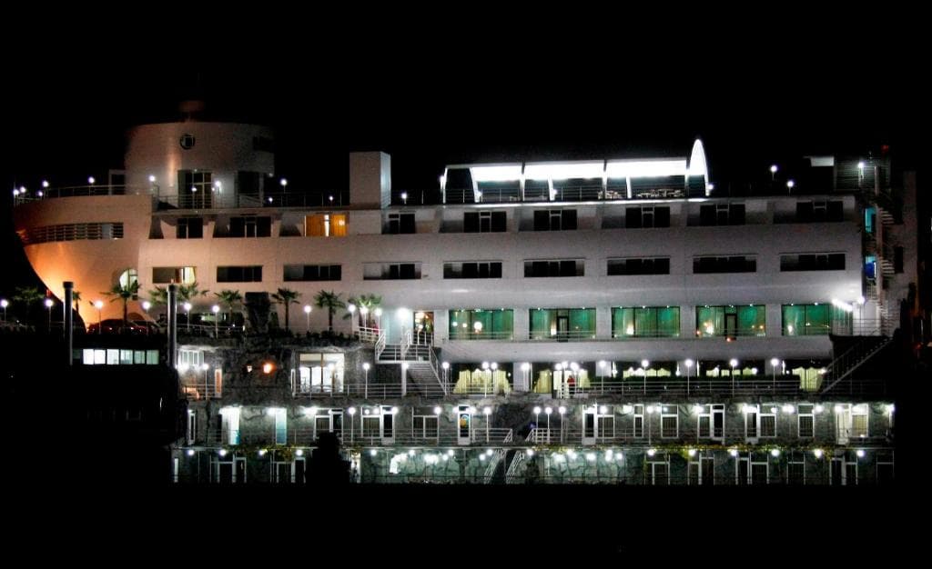 Cruise Hotel