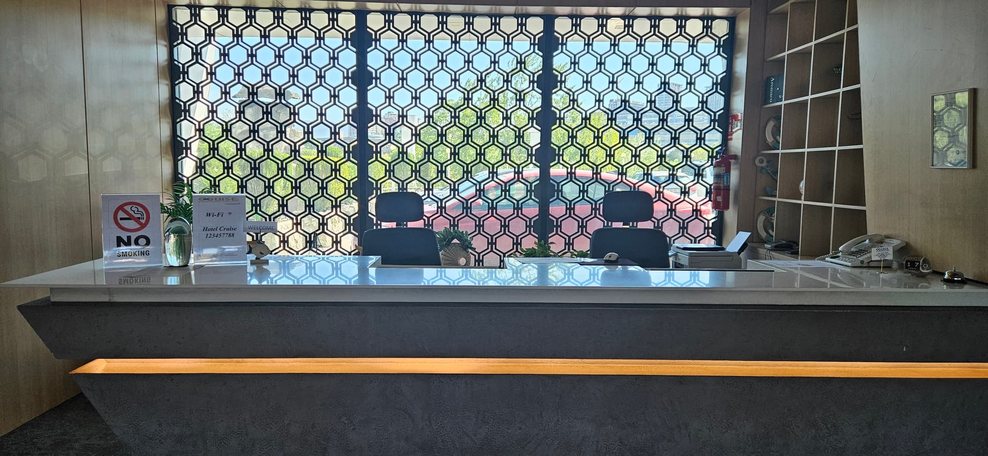 Cruise Hotel