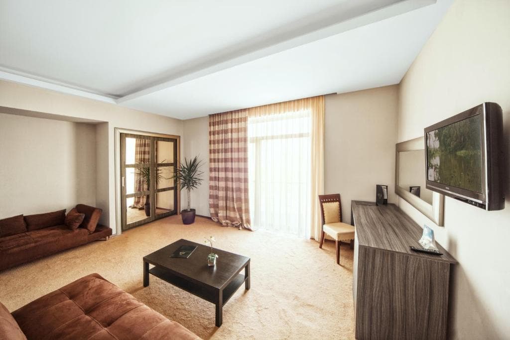 Cruise Hotel