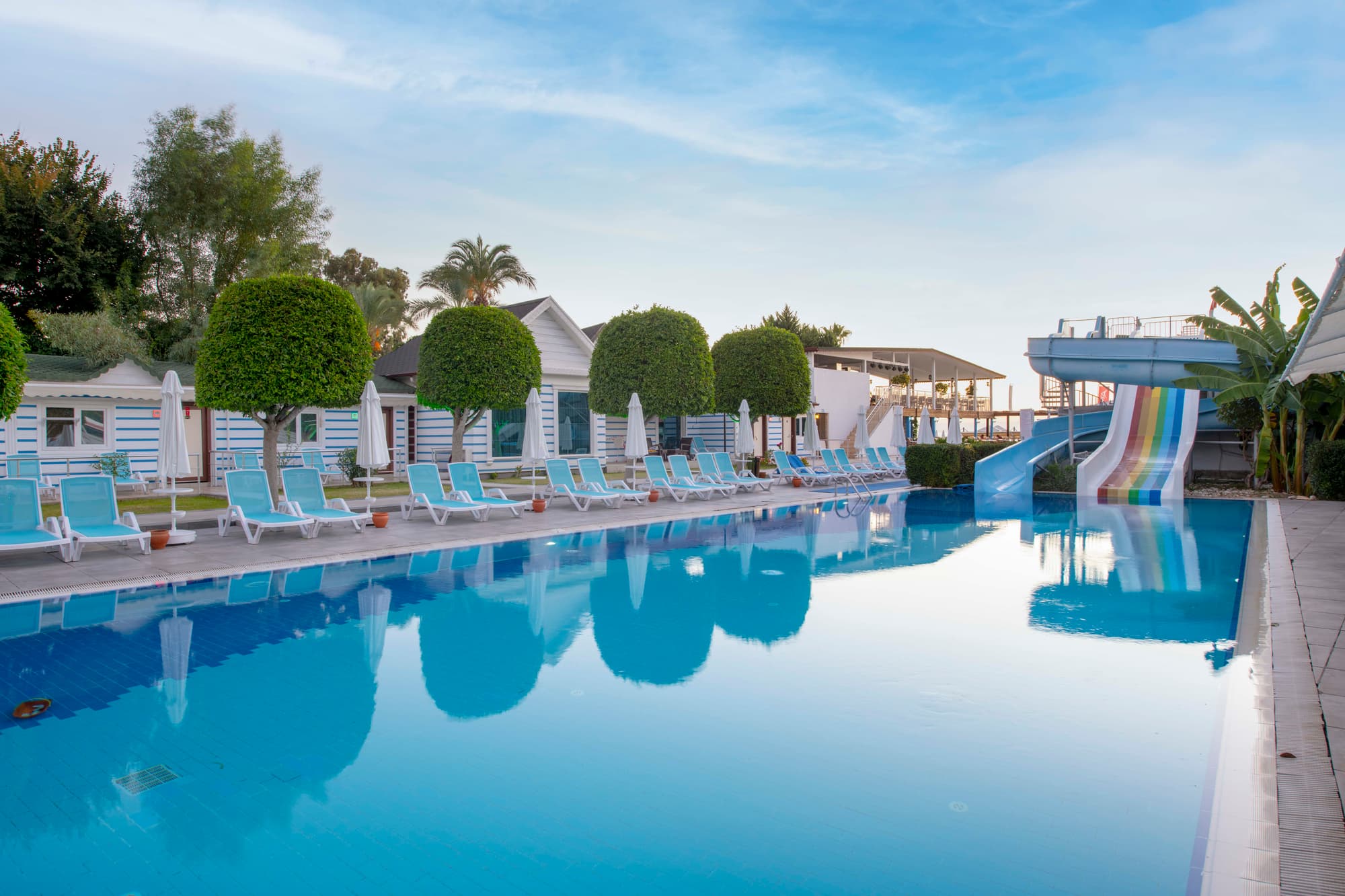 Armas Beach Hotel