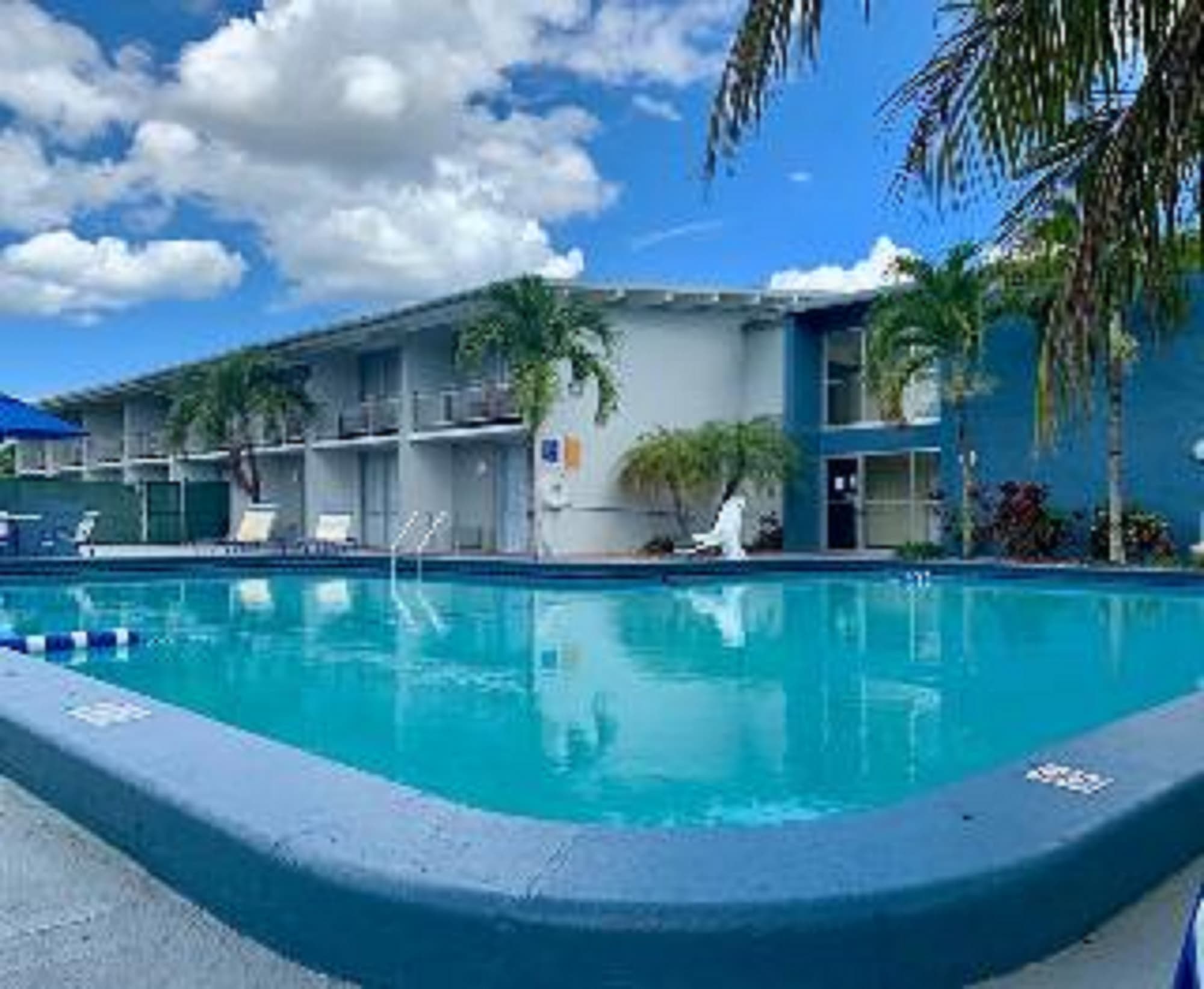 Hollywood Gateway Inn