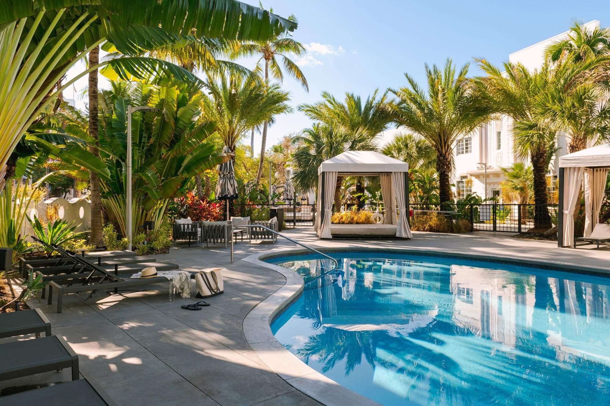 Kenmore Village Hotel, South Beach, Pool