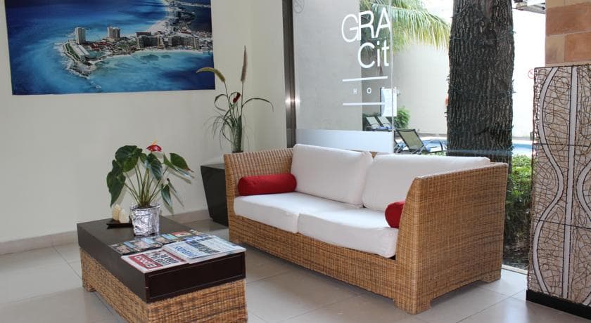 Grand City Hotel 