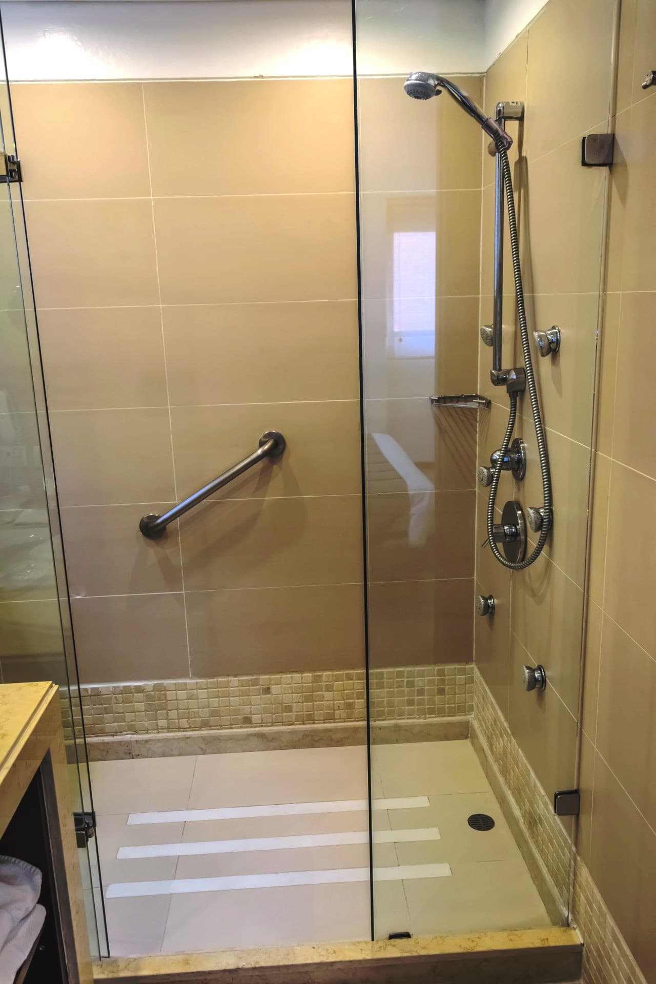 Hotel Madisson Inn Luxury By Geh Suites, Room