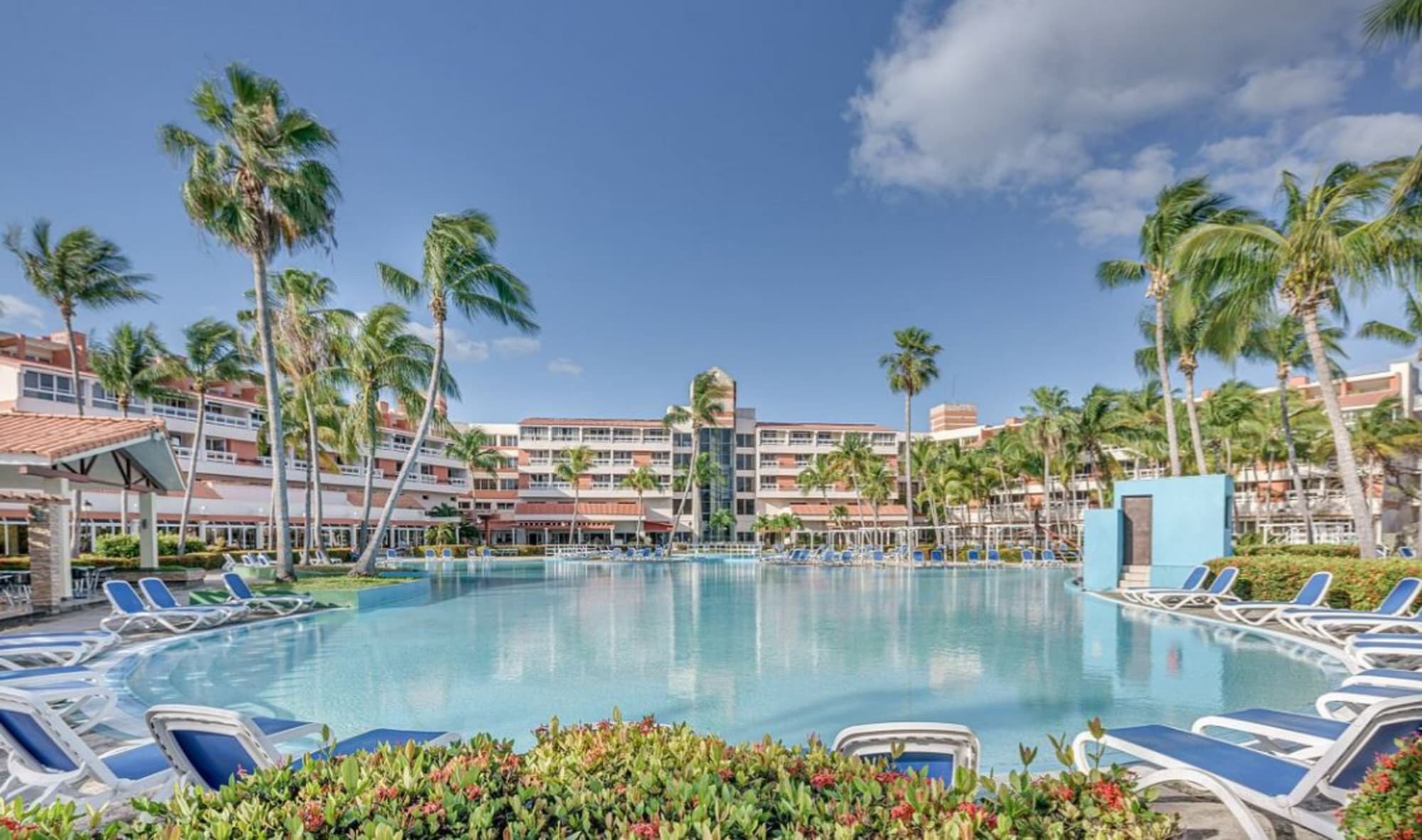 Occidental Arenas Blancas, General view