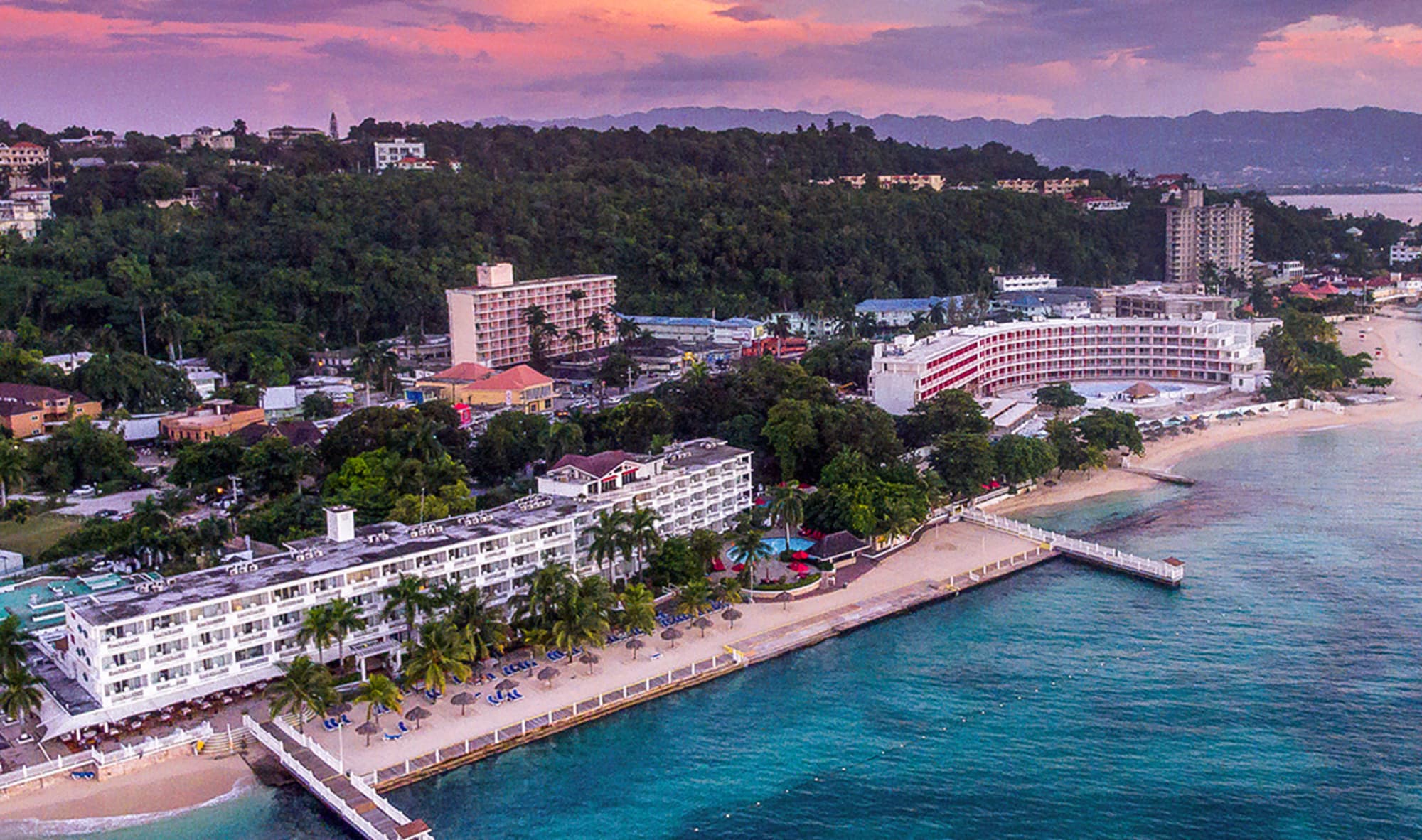 Grand Decameron Montego Beach, A Trademark All Inc