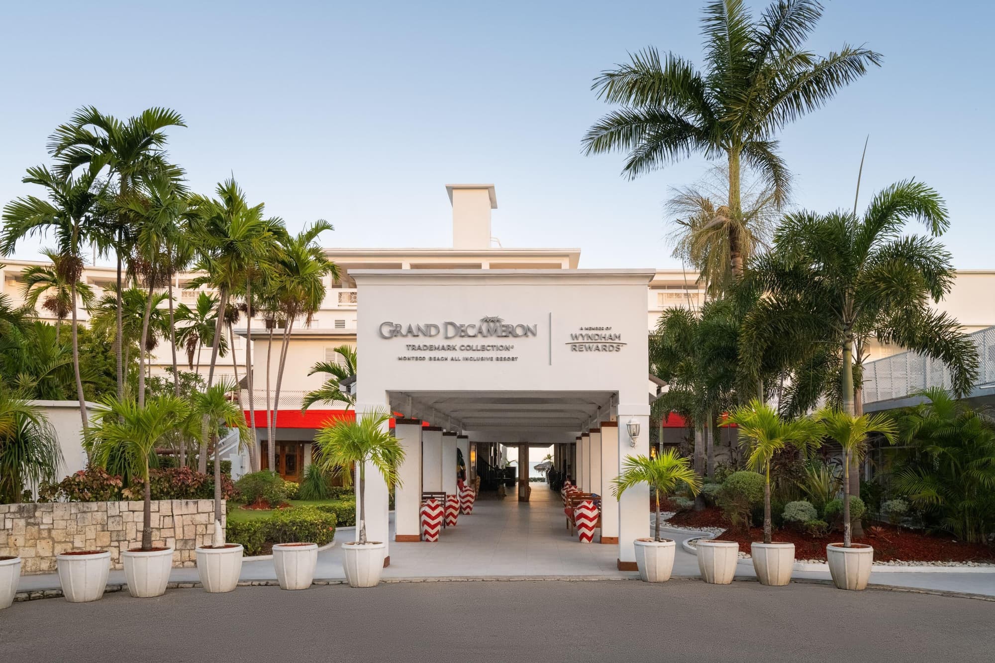 Grand Decameron Montego Beach, A Trademark All Inc