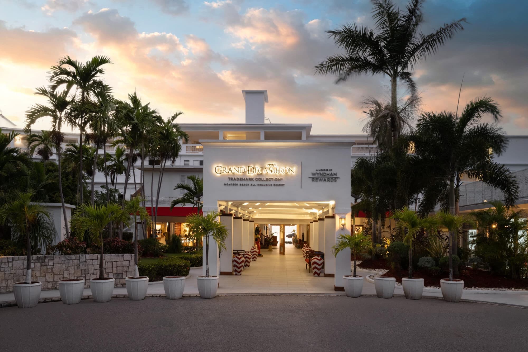 Grand Decameron Montego Beach, A Trademark All Inc