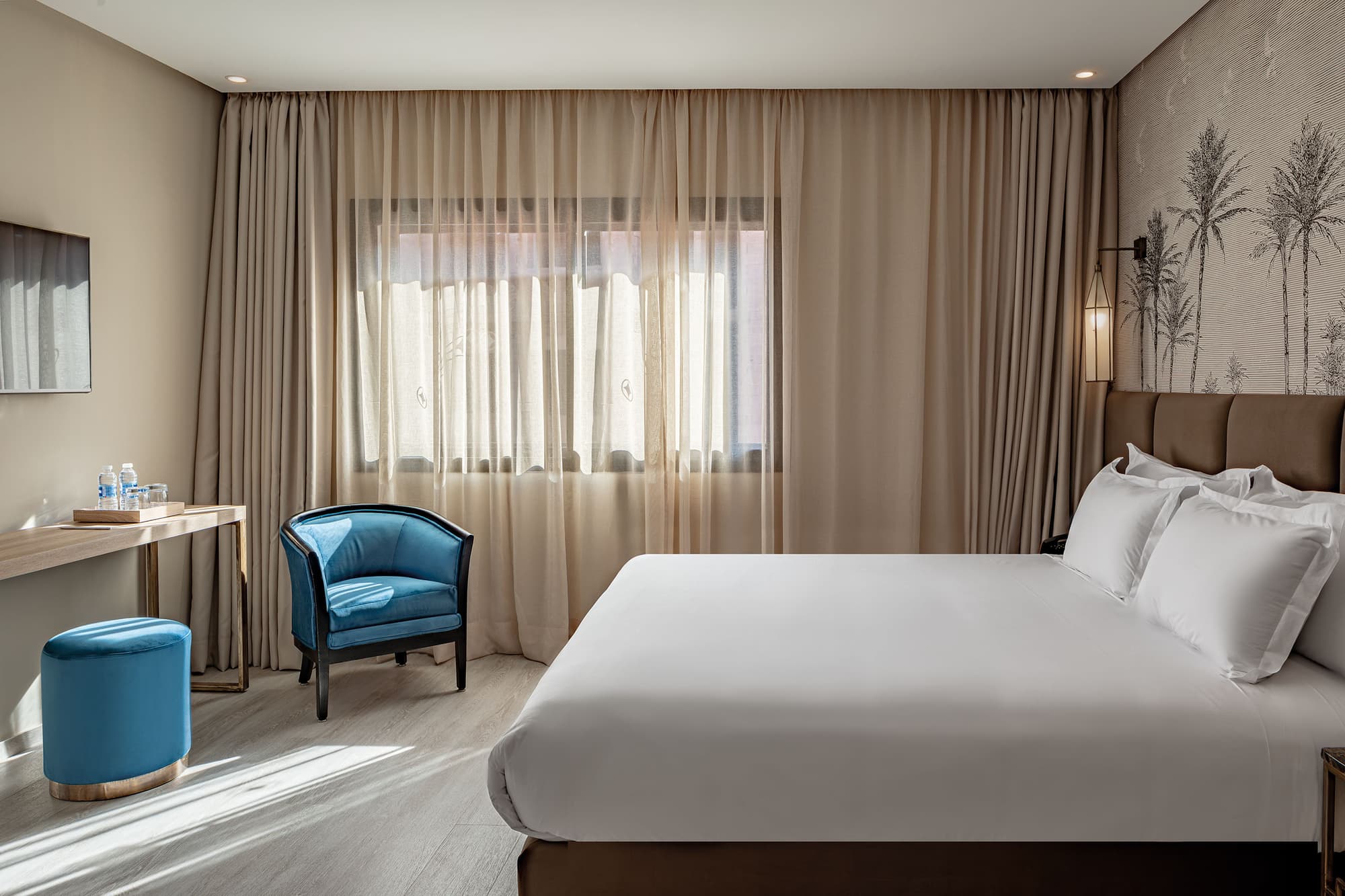 Red Hotel