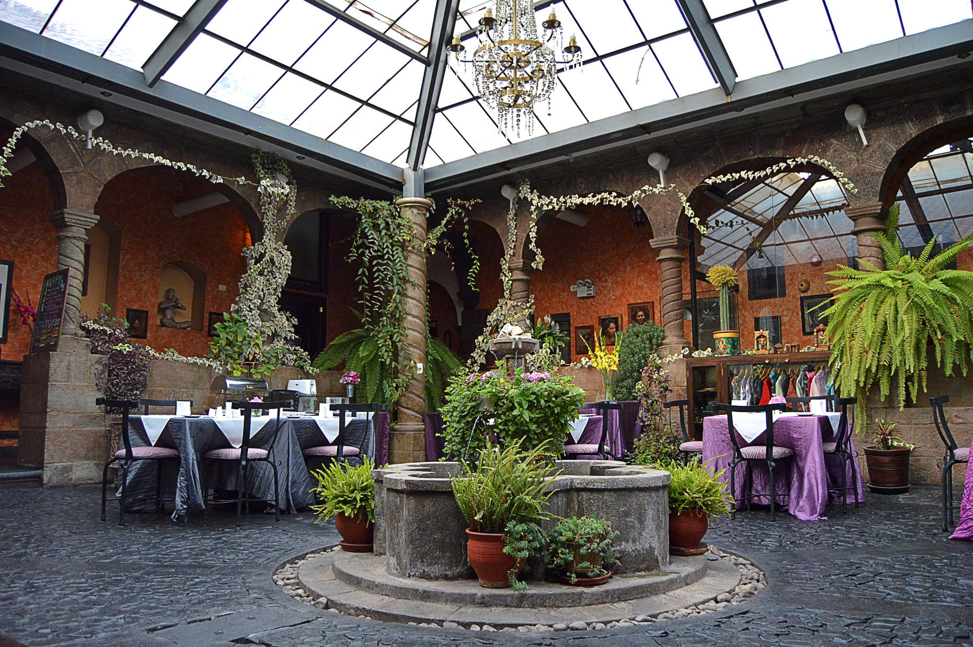 Andean Wings, Restaurant