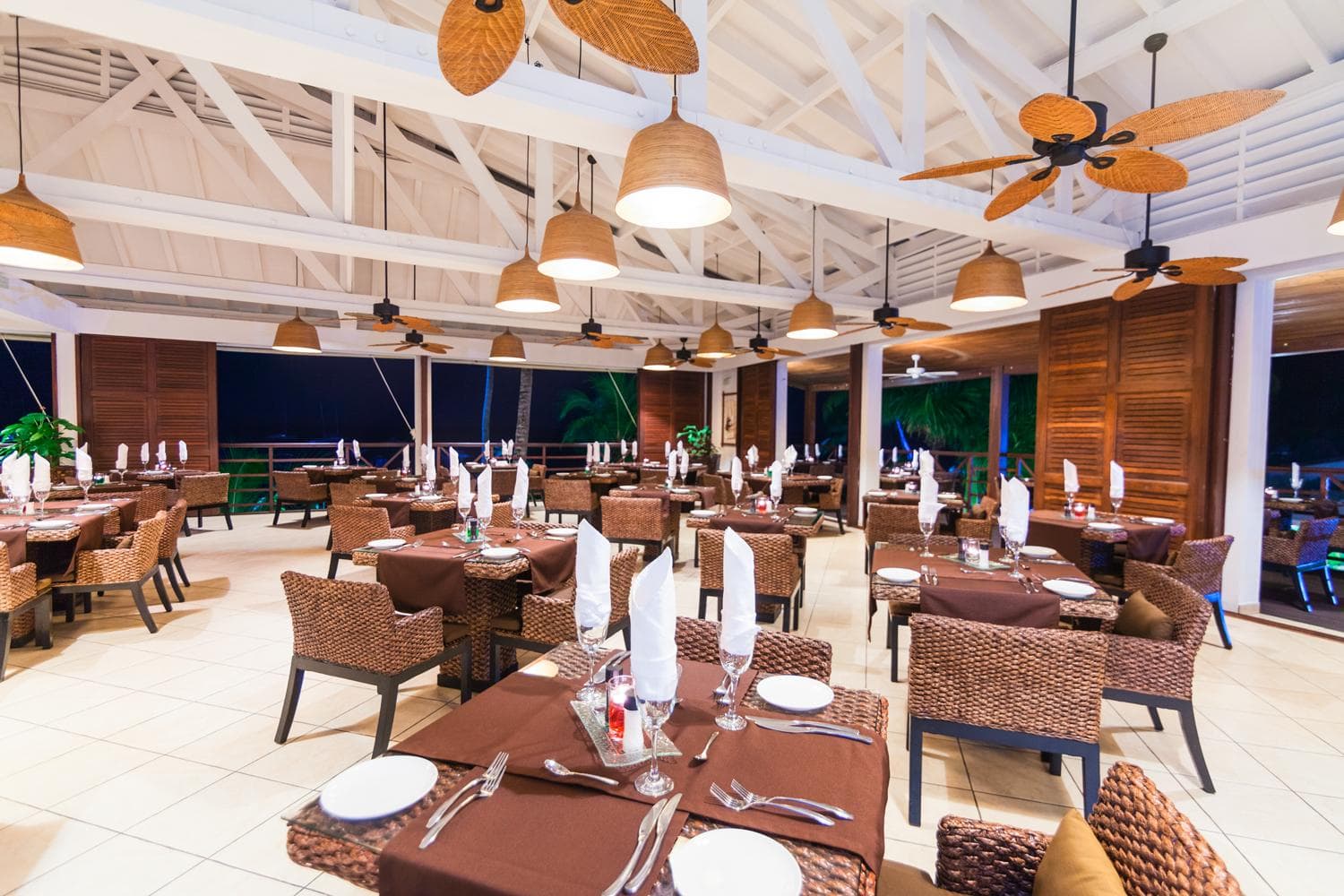 Royal Beach Hotel & Spa