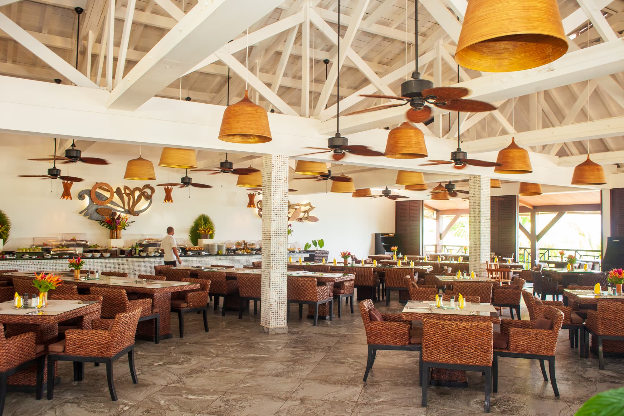 Royal Beach Hotel & Spa