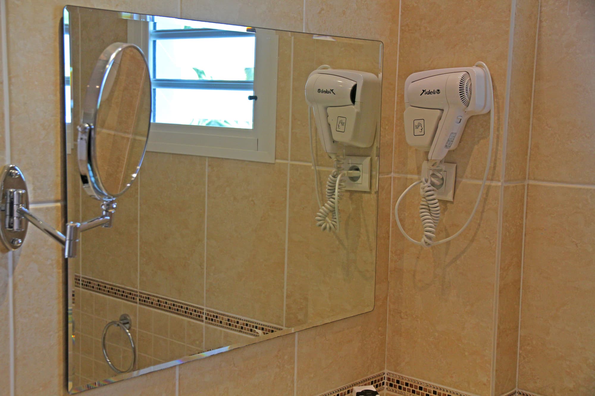 Royal Beach Hotel & Spa
