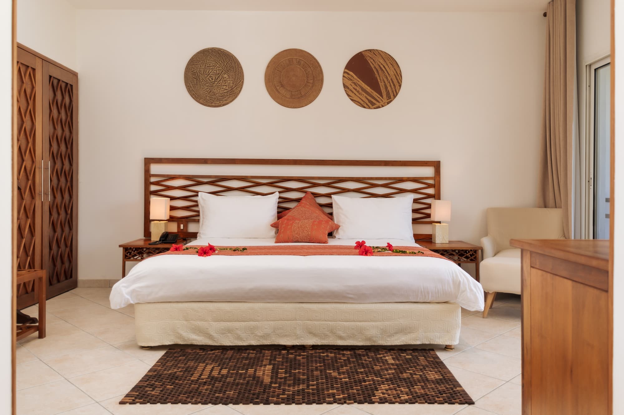 Royal Beach Hotel & Spa