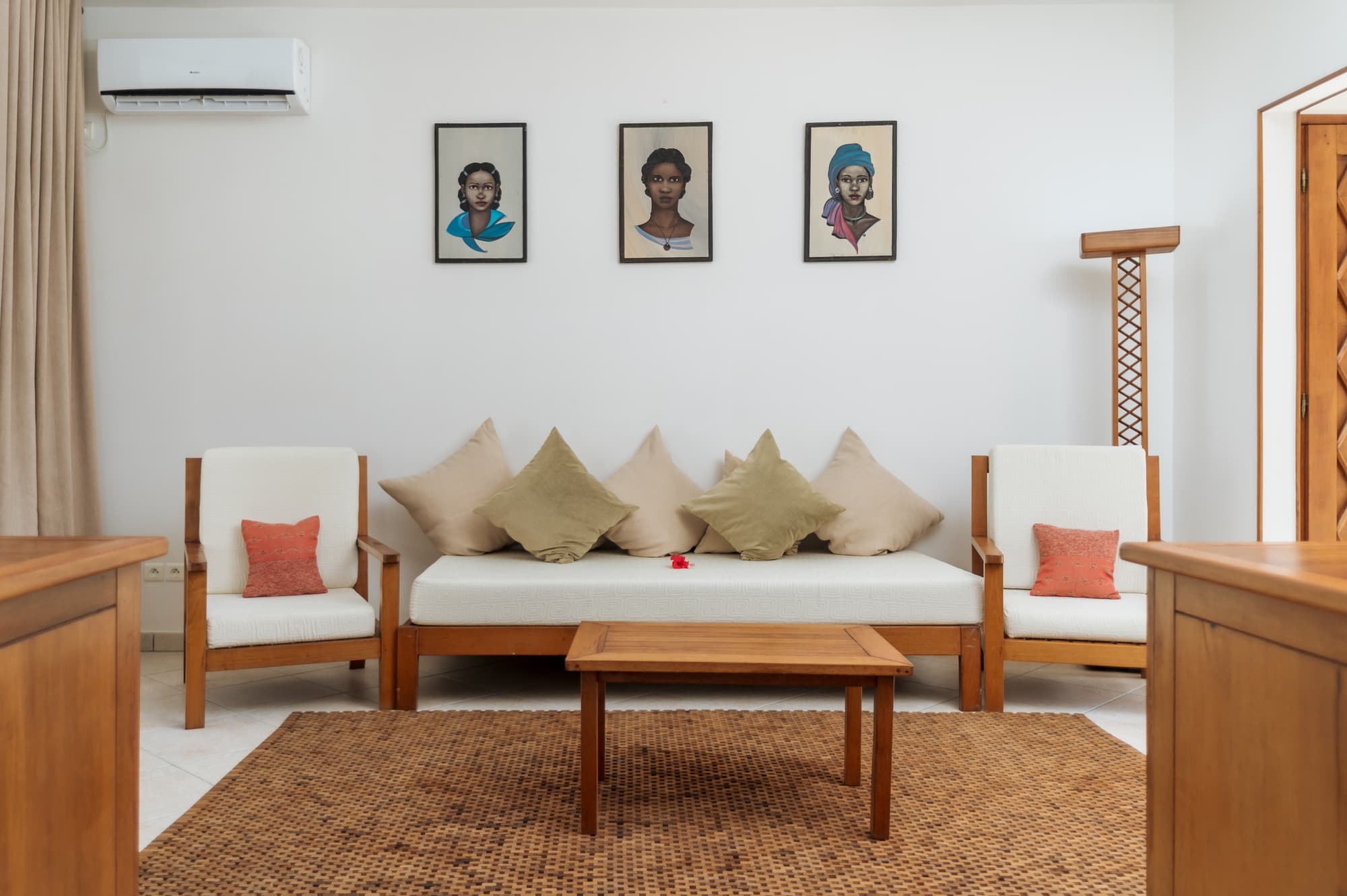 Royal Beach Hotel & Spa