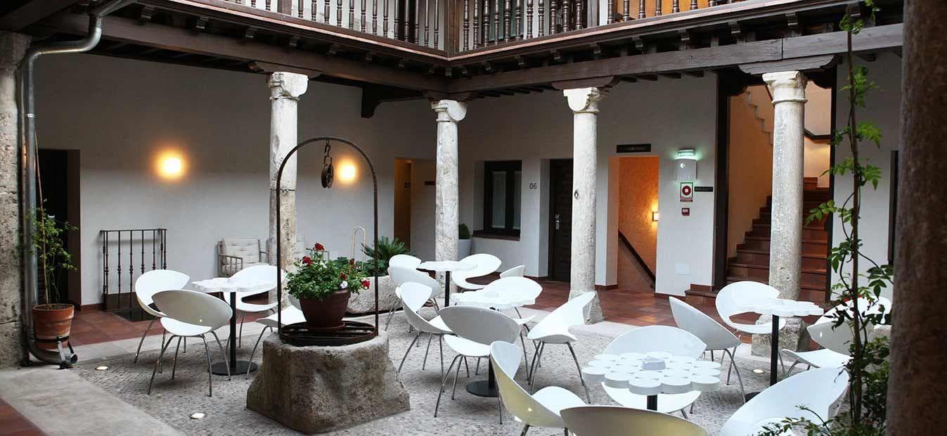 Evenia Alcala Boutique