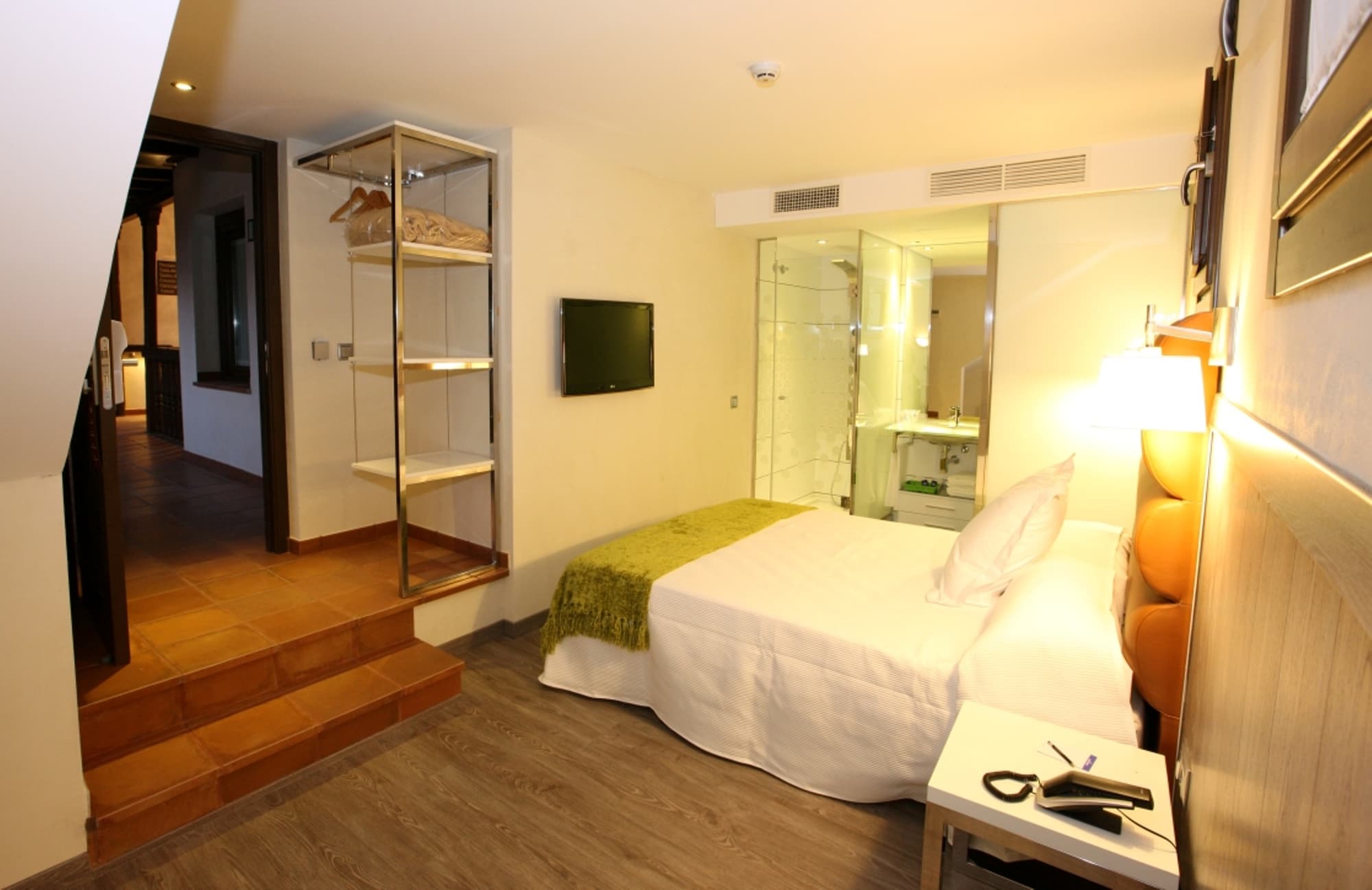 Evenia Alcala Boutique