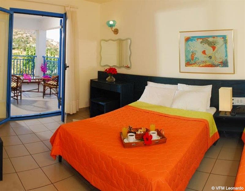 Sunshine Village - Hotel , Room