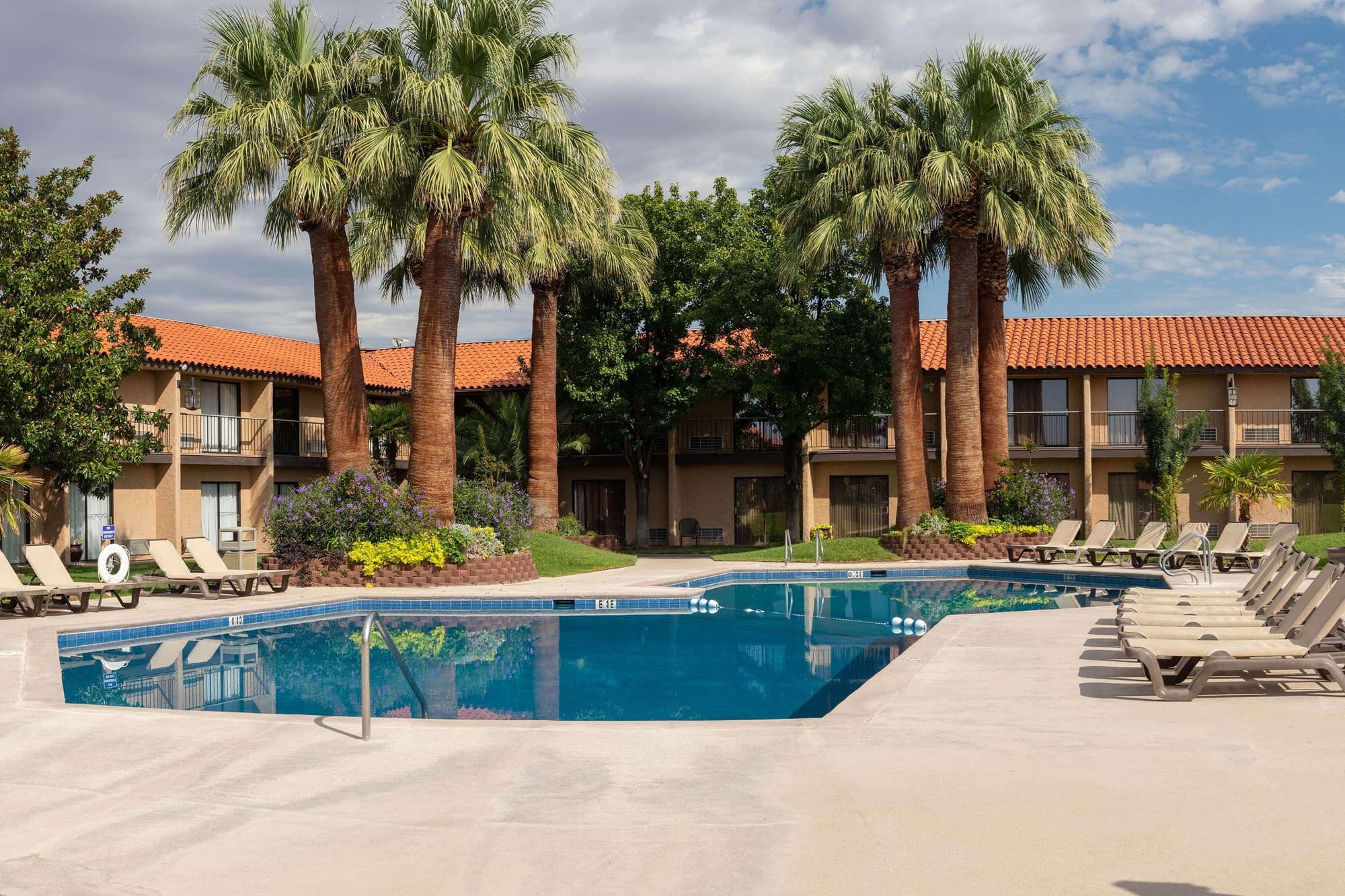 Desert Garden Inn, A Trademark Collection Hotel