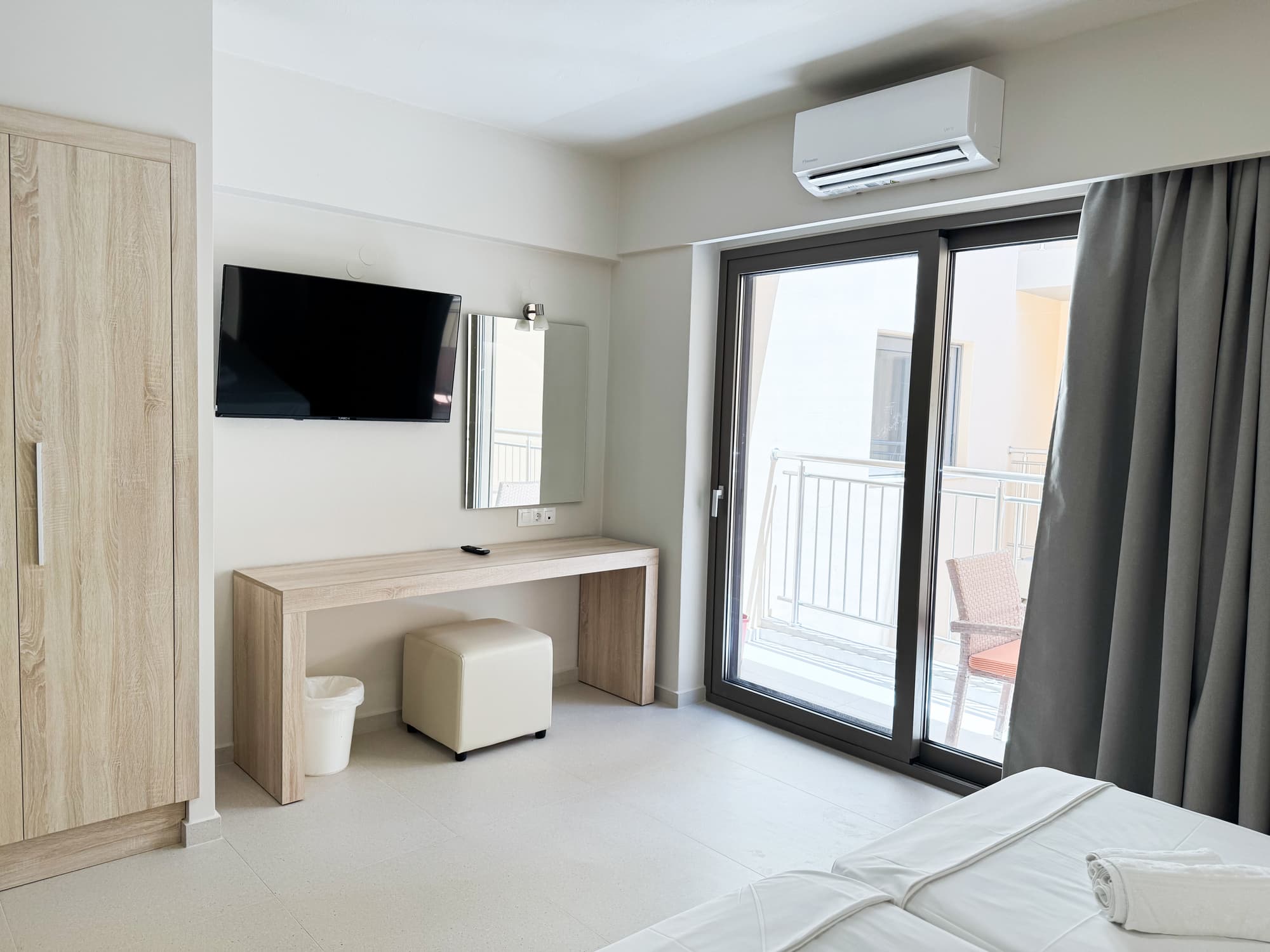 Acropolis Apartments