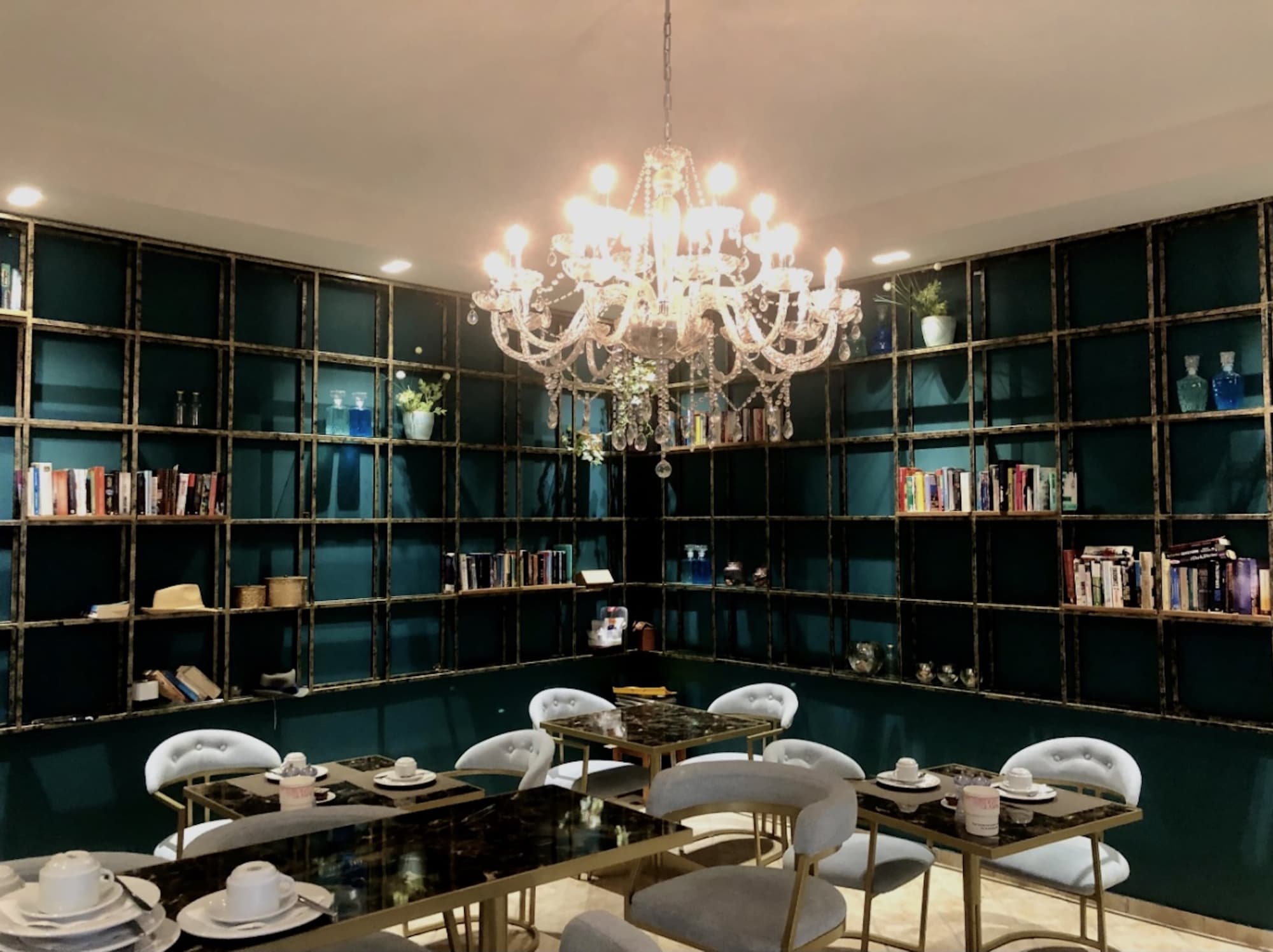 Bruskos Hotel & Suites
