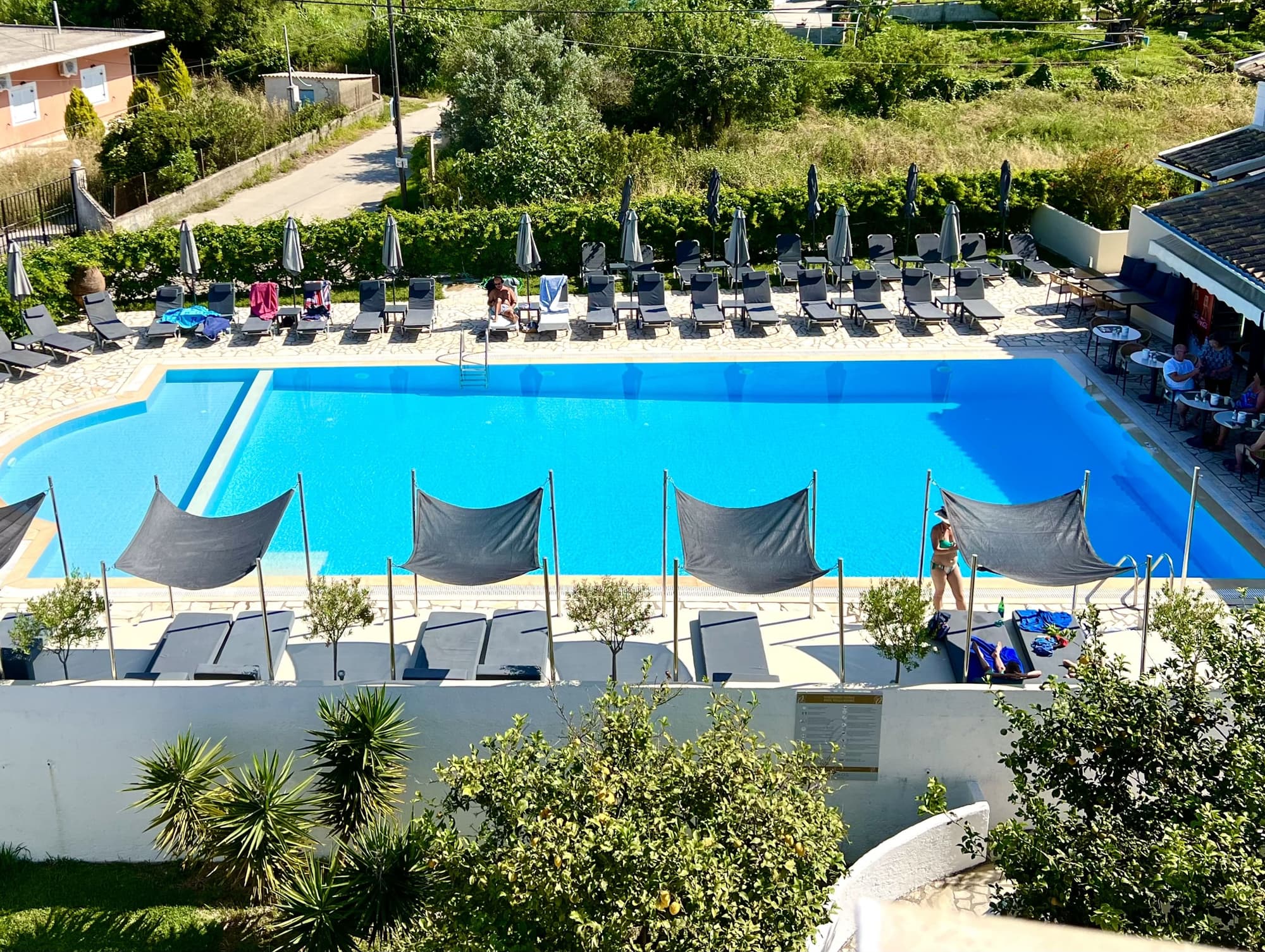 Bruskos Hotel & Suites