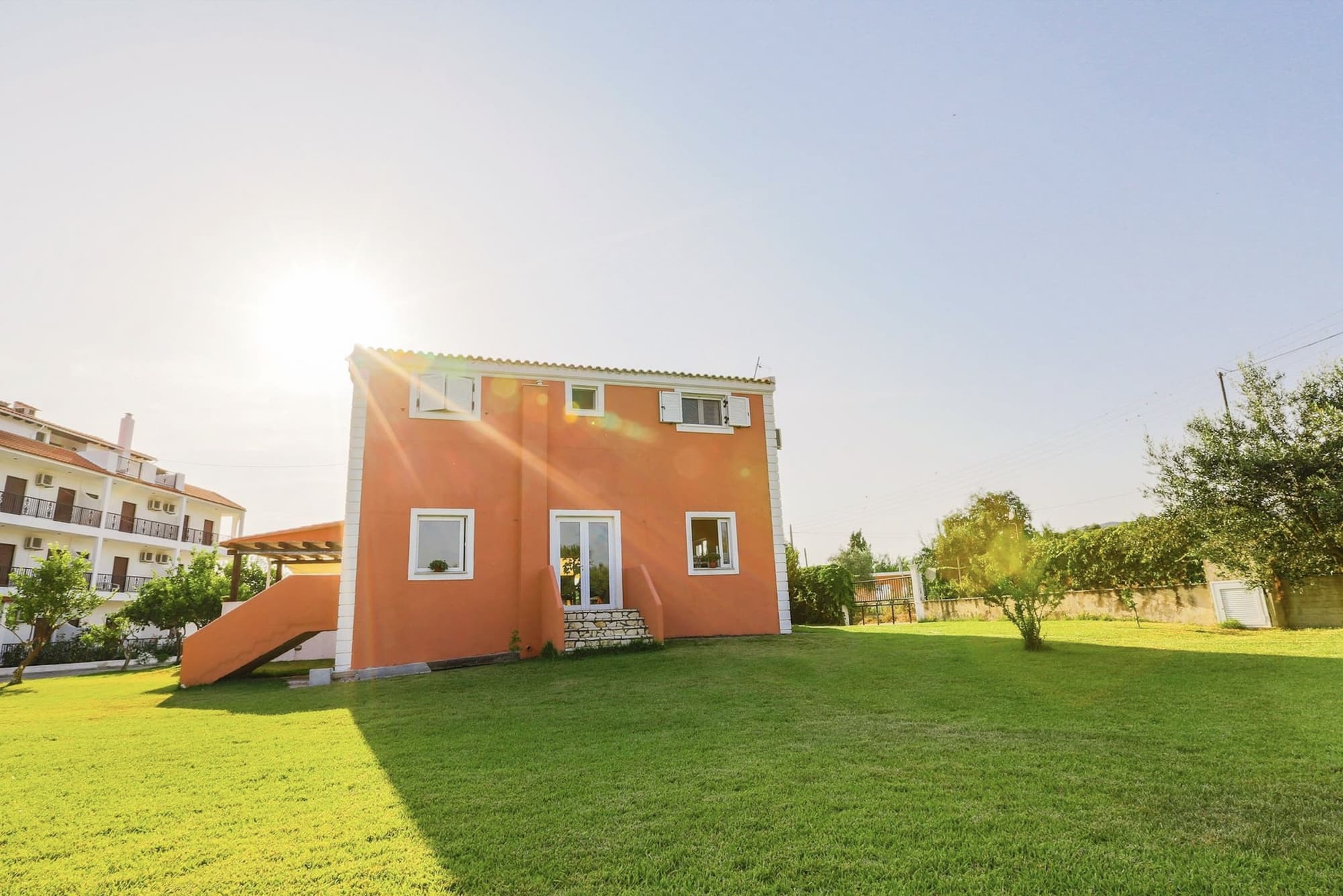 Bruskos Hotel & Suites