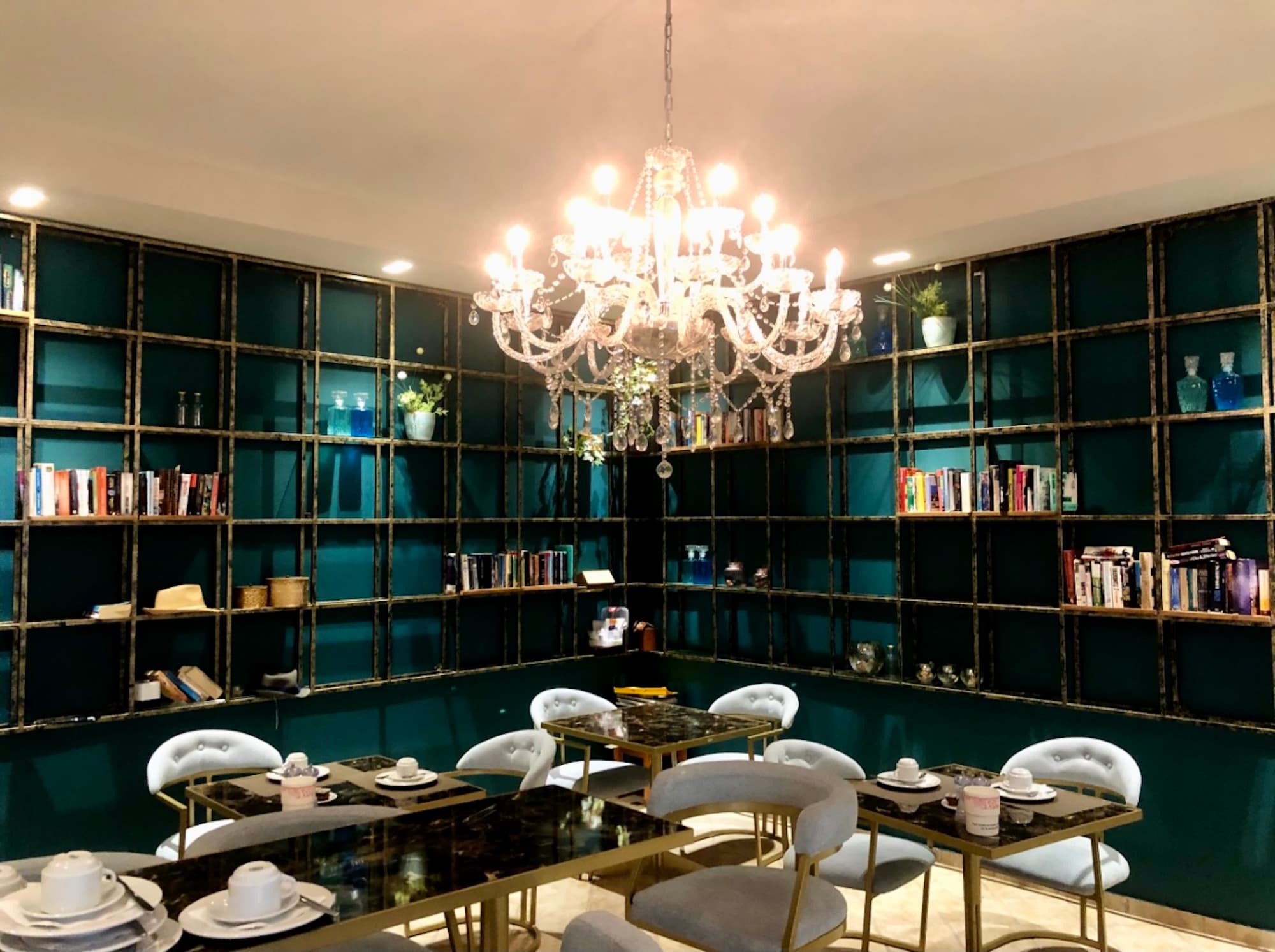 Bruskos Hotel & Suites