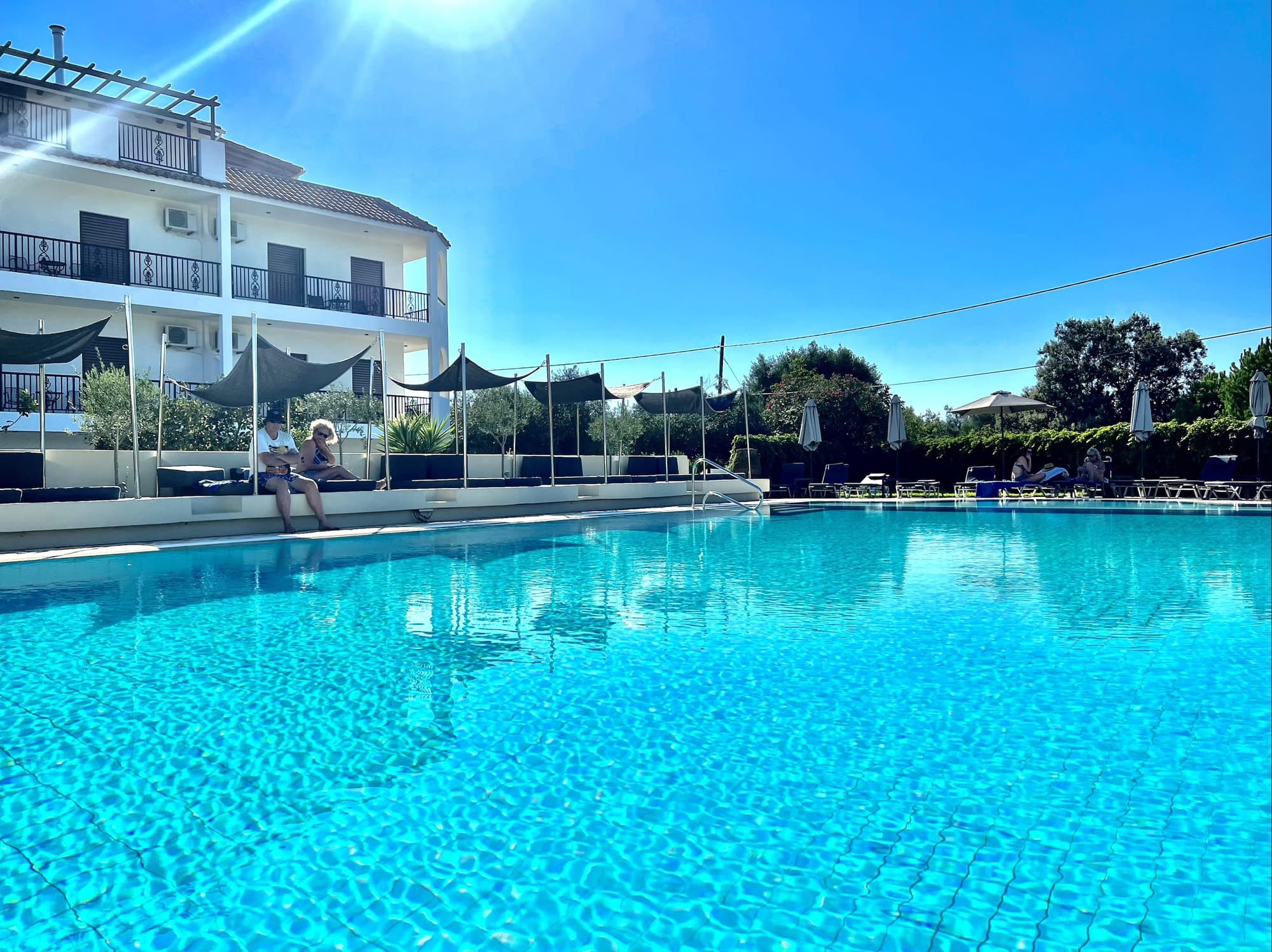 Bruskos Hotel & Suites