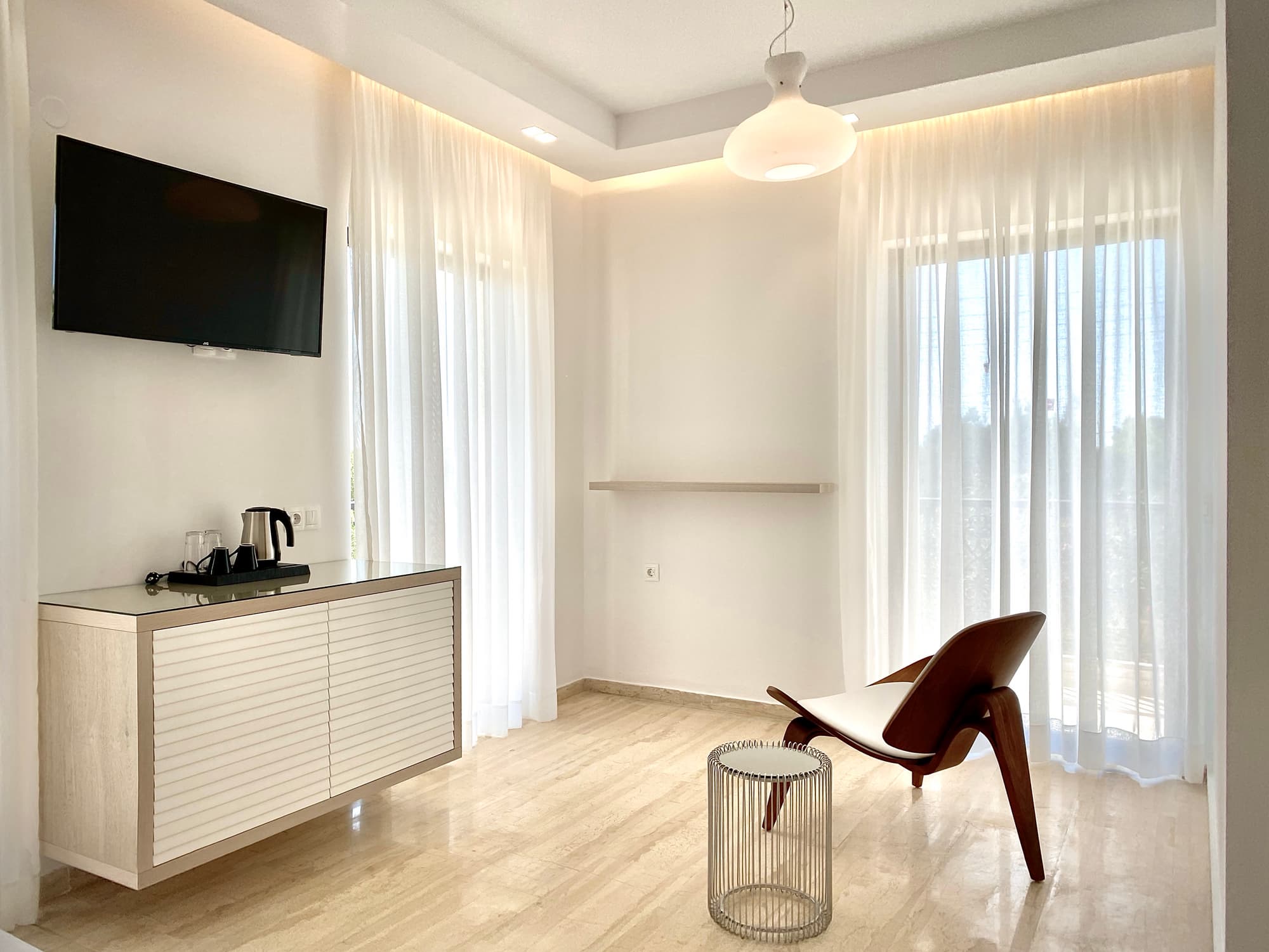 Bruskos Hotel & Suites