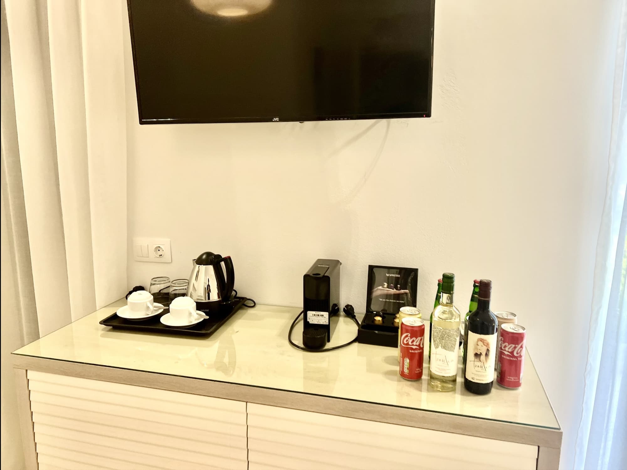 Bruskos Hotel & Suites