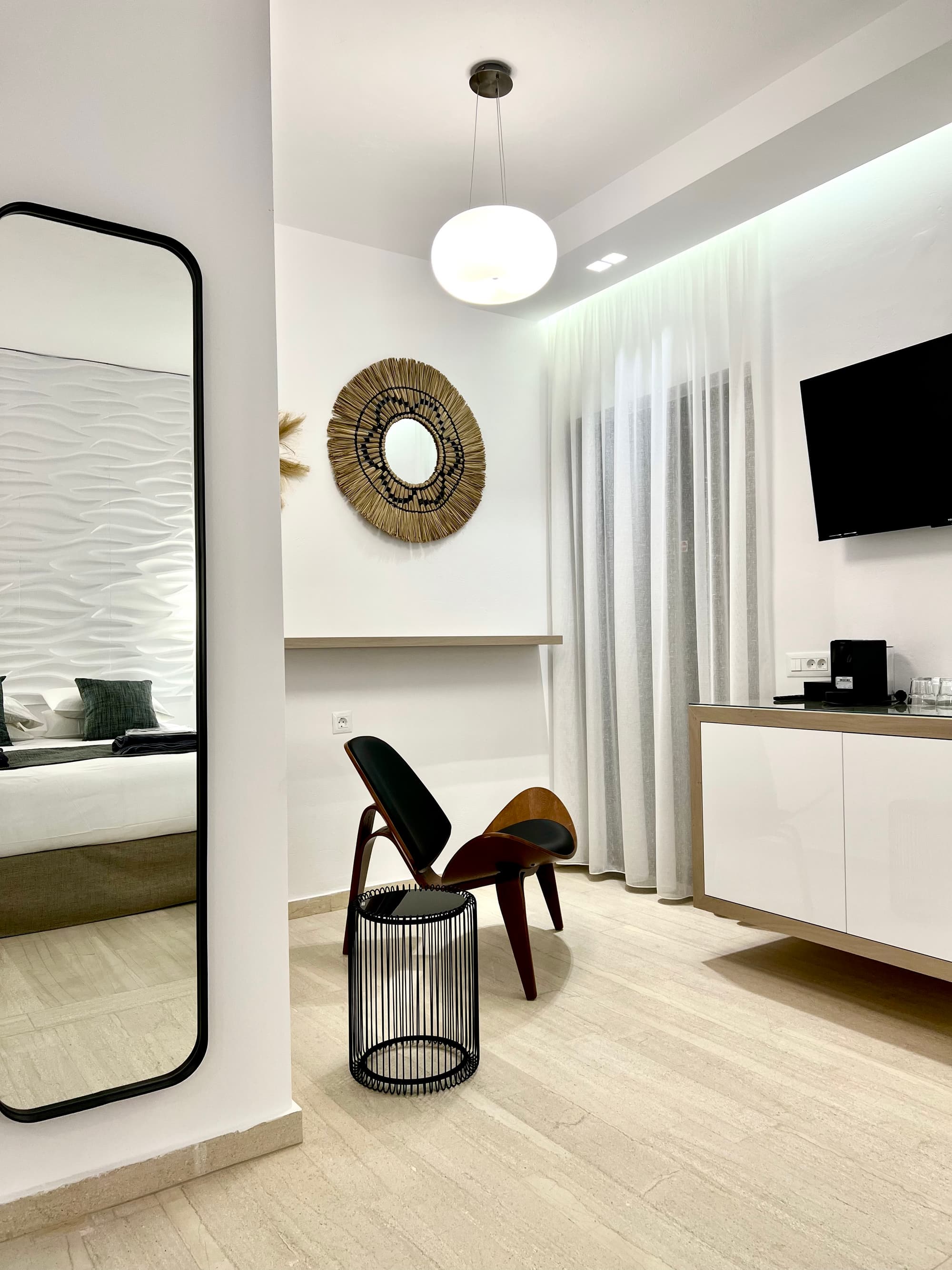 Bruskos Hotel & Suites