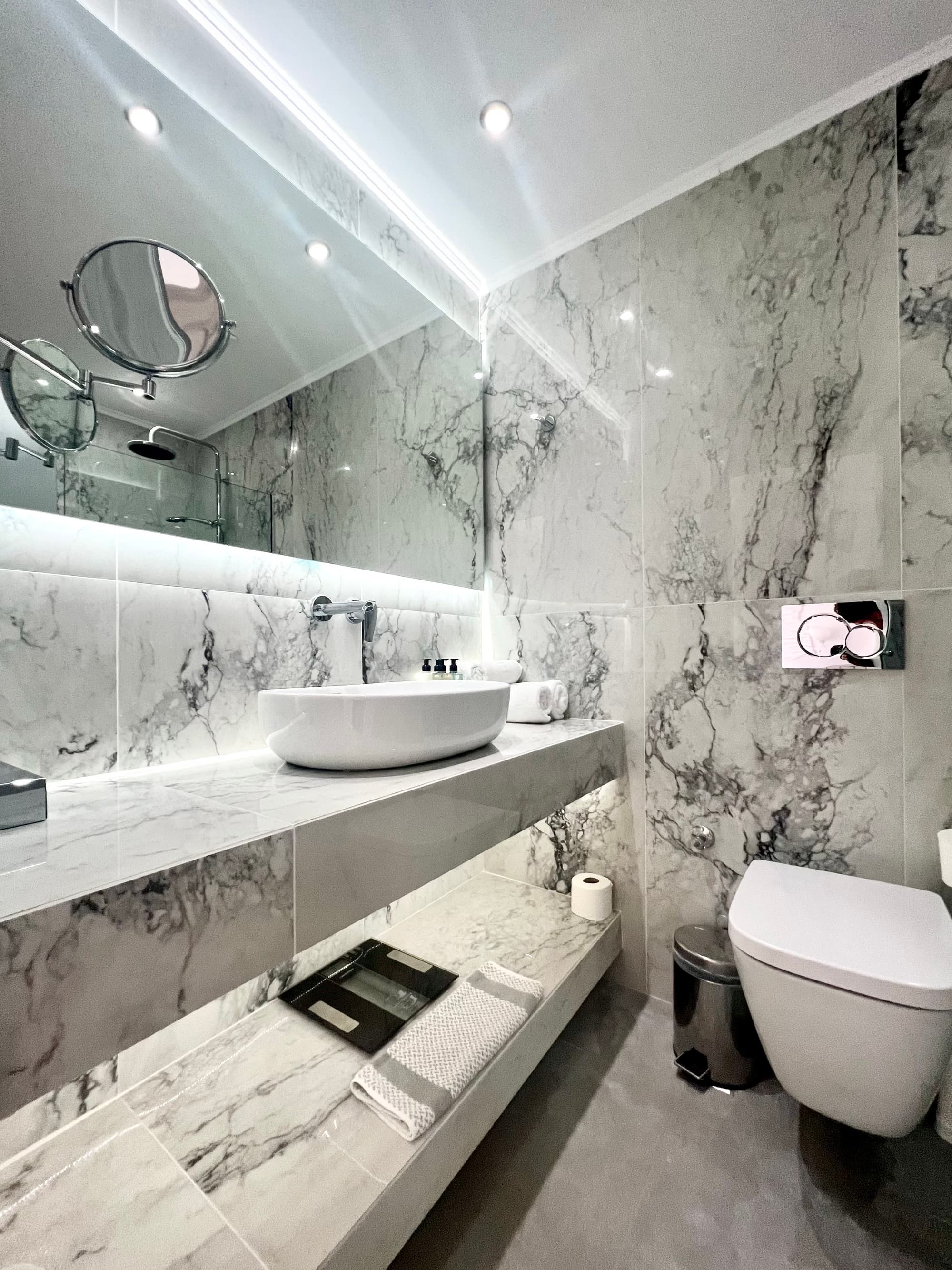 Bruskos Hotel & Suites