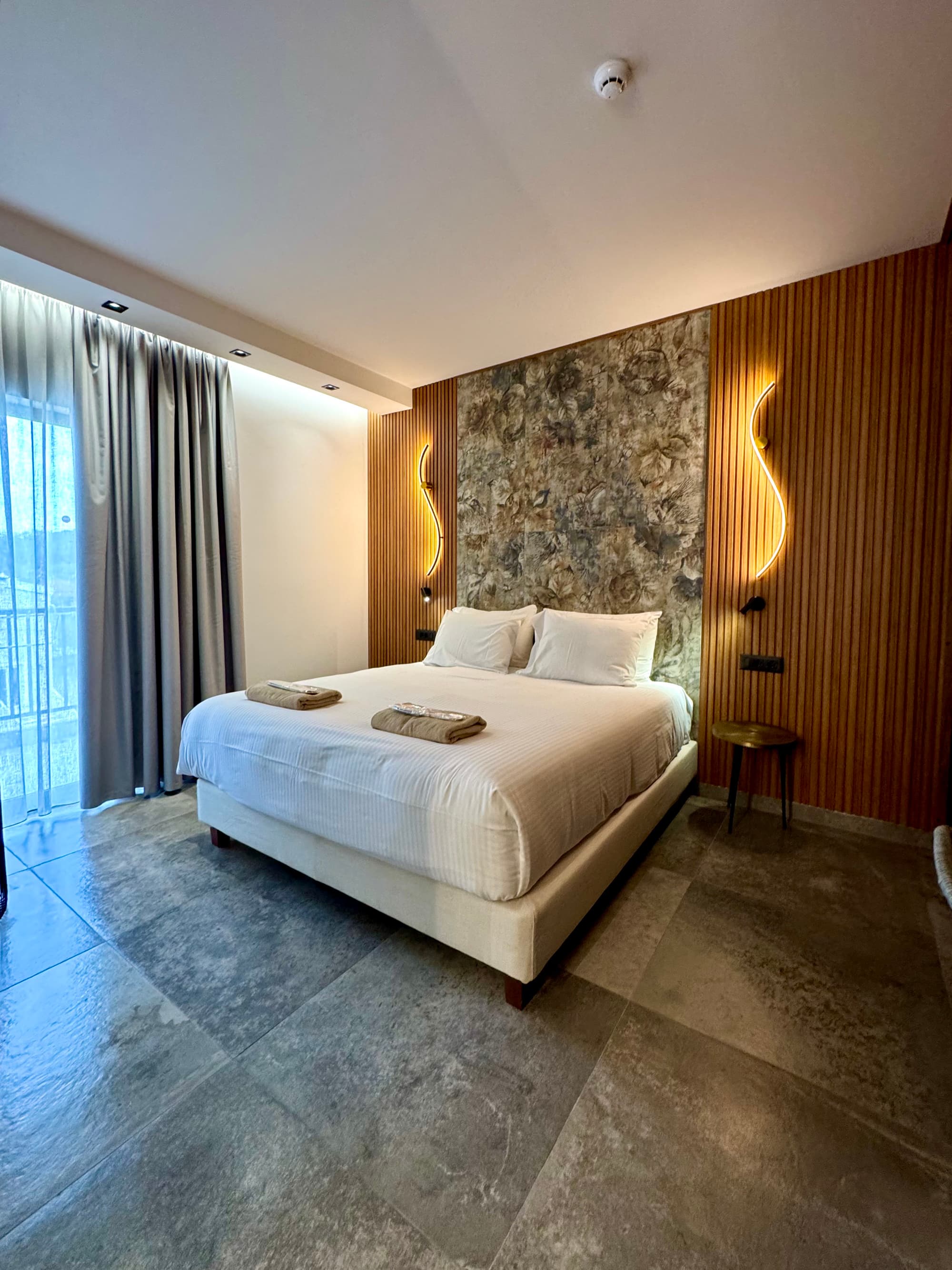 Bruskos Hotel & Suites