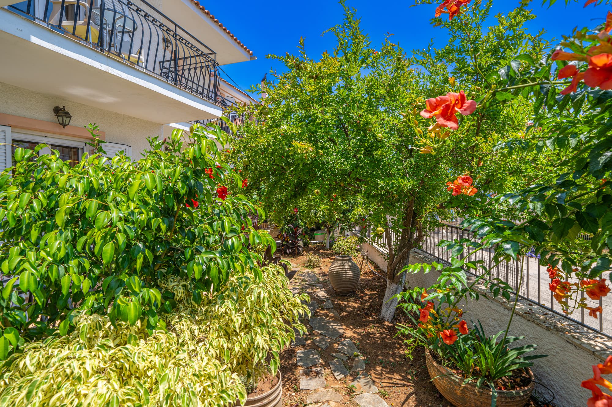 Dionysios Studios & Apartments