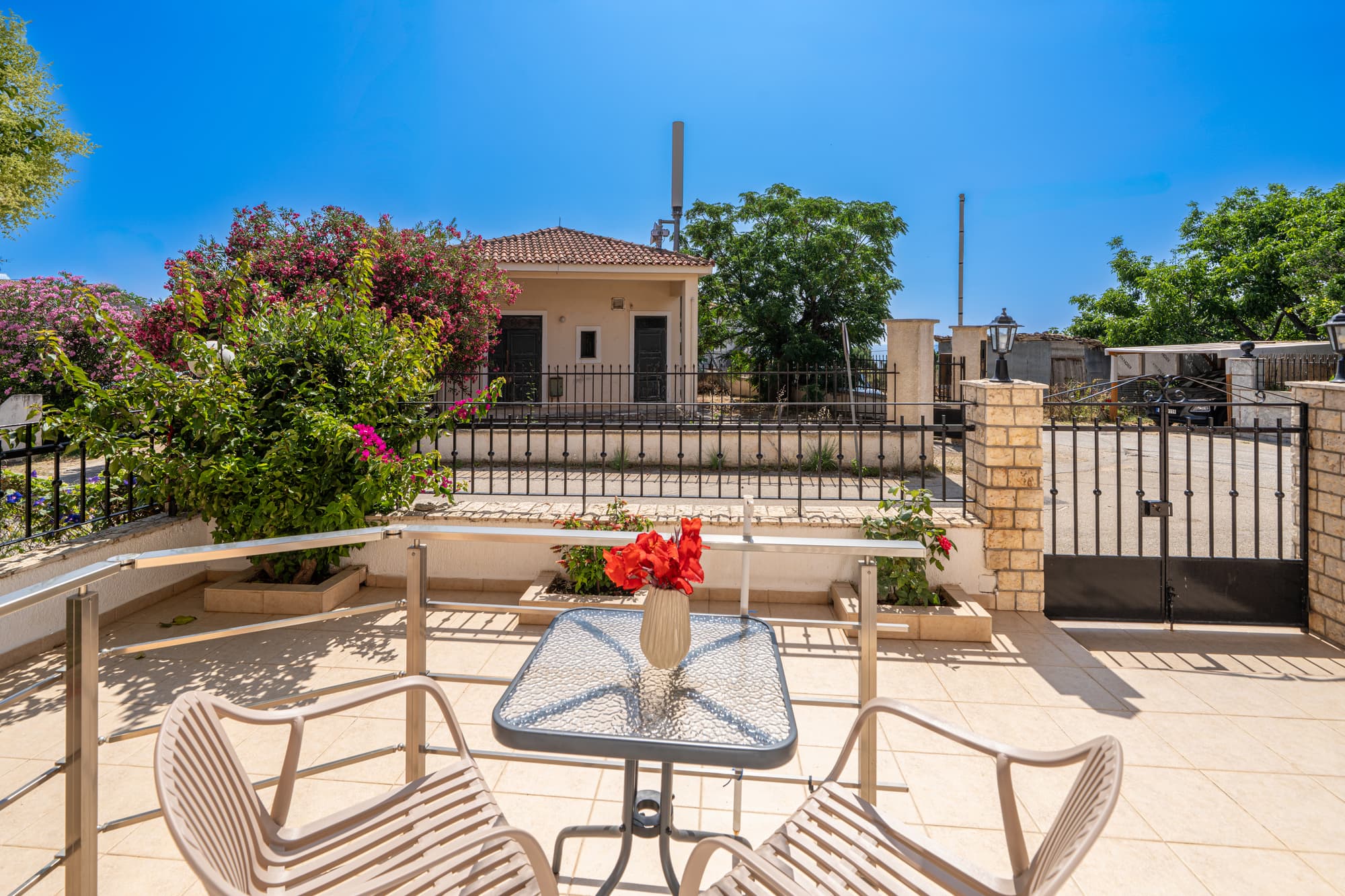 Dionysios Studios & Apartments
