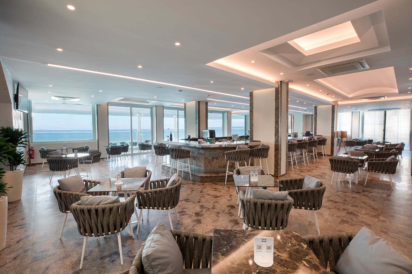 Rhodos Horizon Blu, Bar