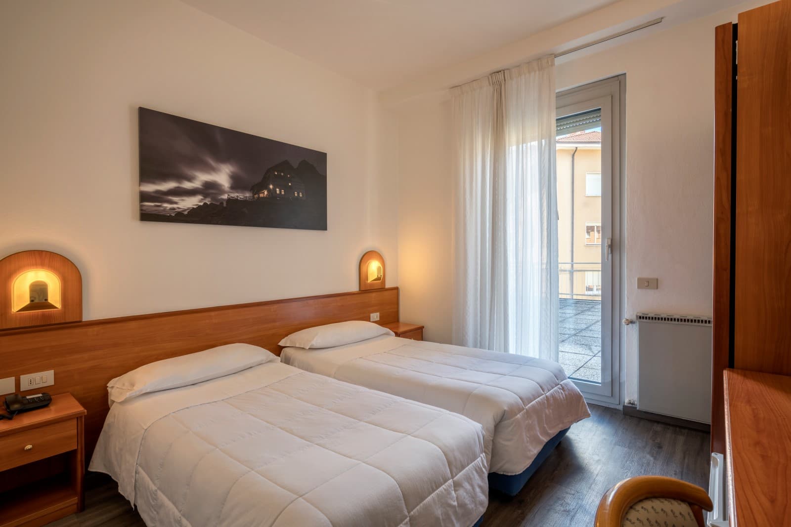 Everest Hotel
