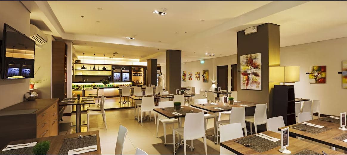 Microtel By Wyndham Acropolis