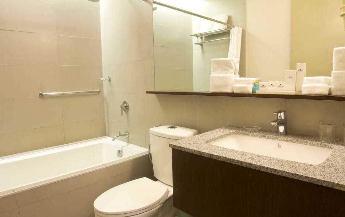 Microtel By Wyndham Acropolis