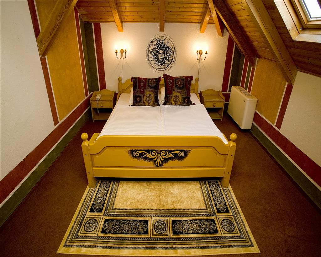 BEST WESTERN Janus Atrium Hotel