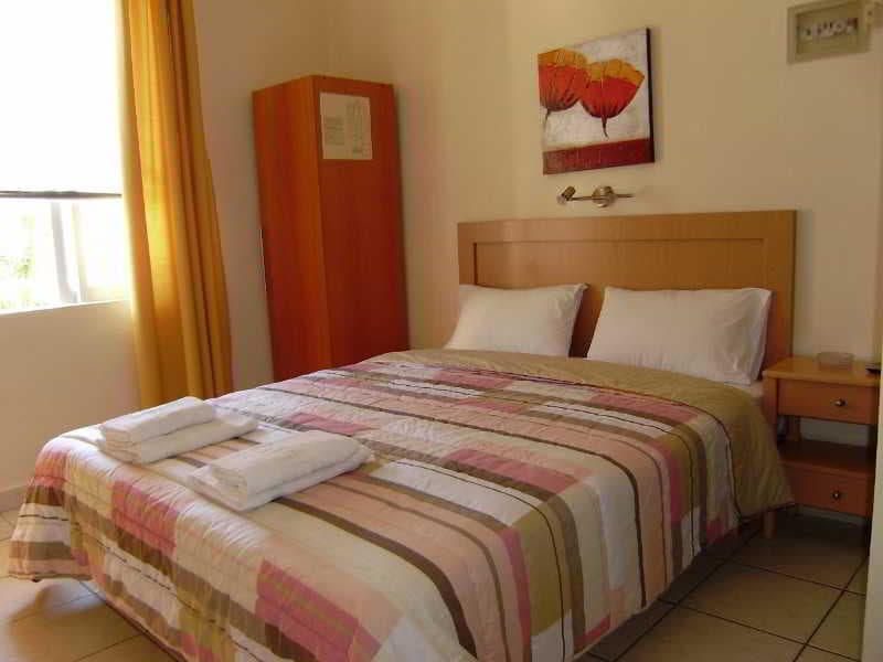 Nicolas Studios Apartments