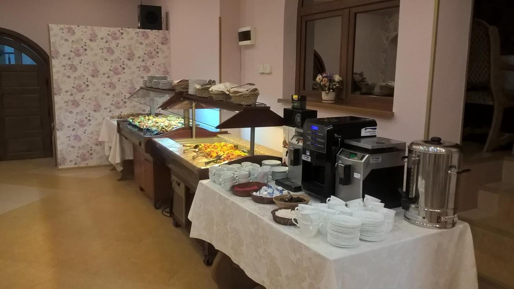 Apollonia Hotel