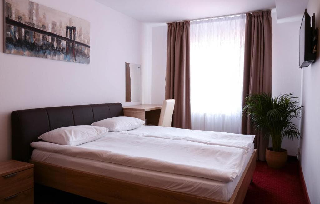 Apollonia Hotel