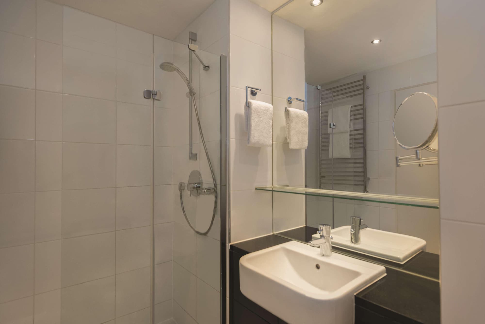 Adina Apartment Hotel Berlin Checkpoint Charlie