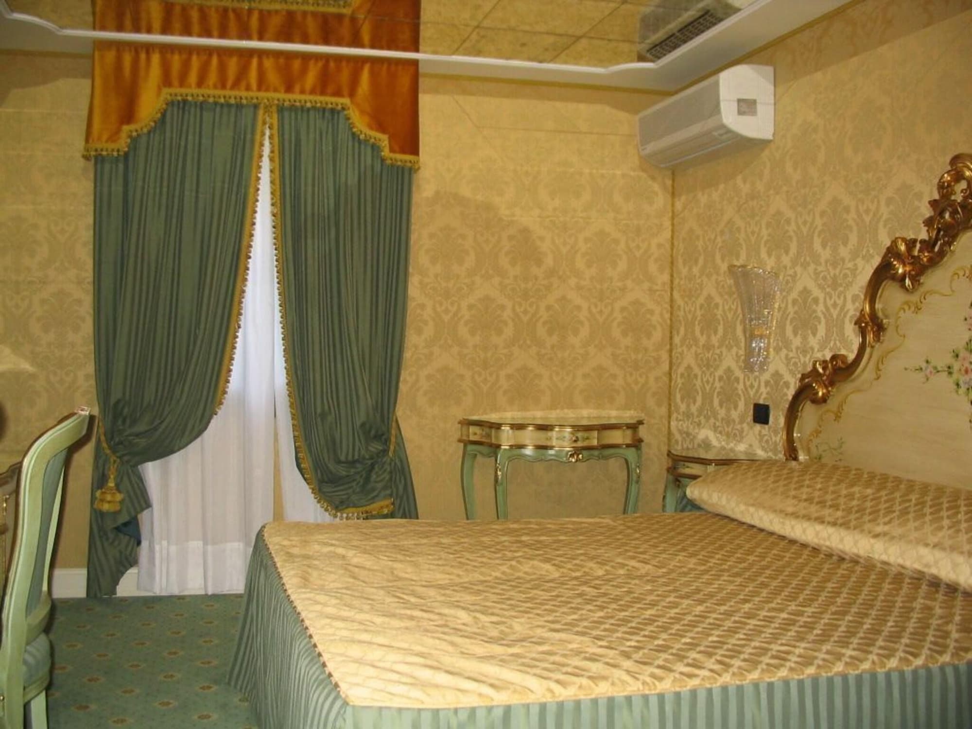 Hotel Belle Epoque, Room