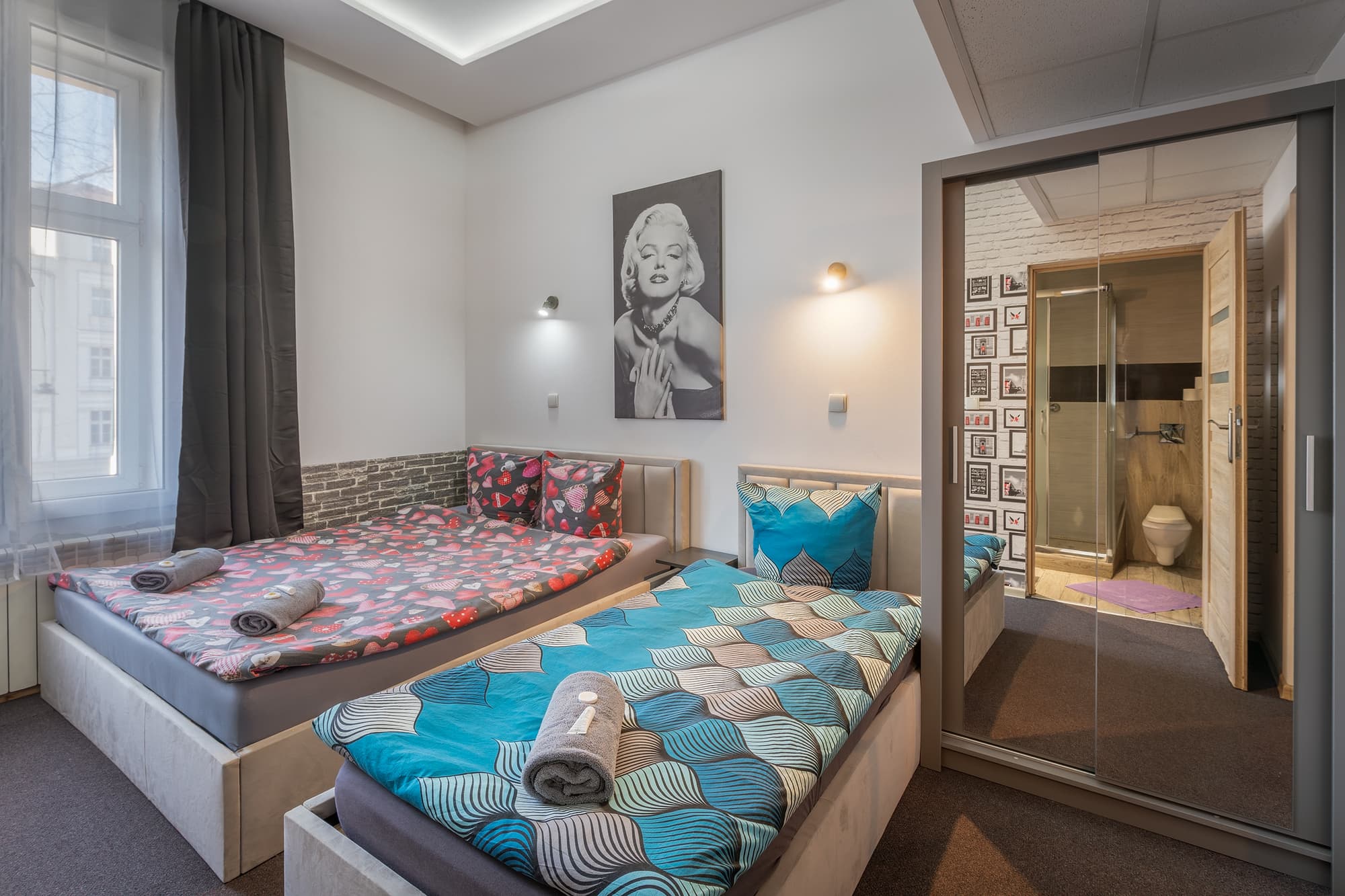 Queen Apartments, General view