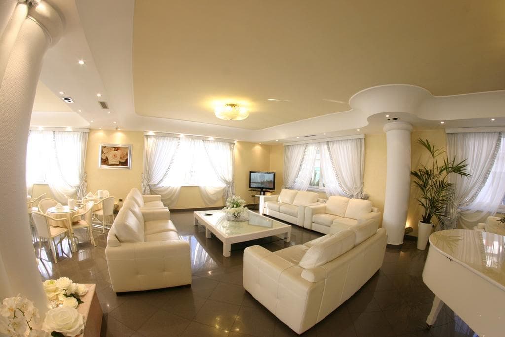 Luxor Hotel